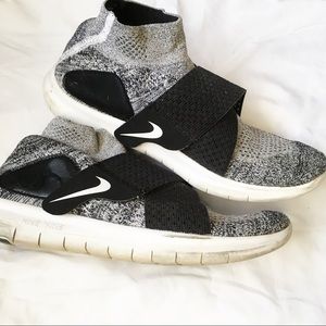 Nike Free RN Motion Flyknit sneakers black white